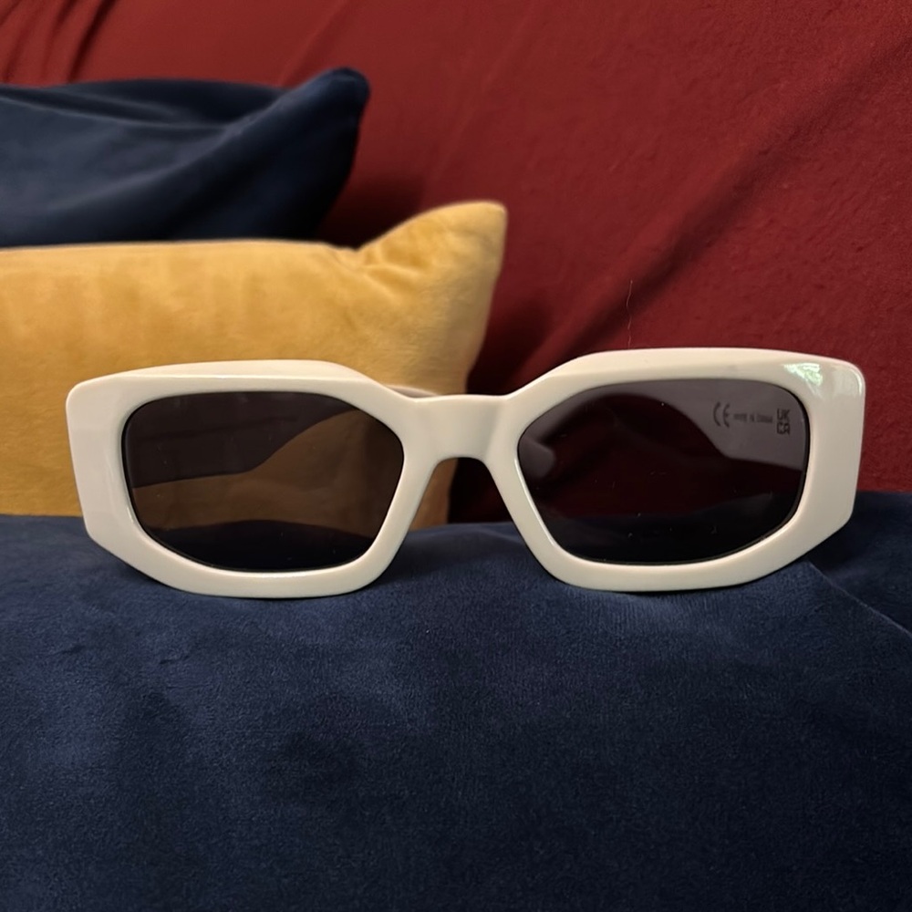 Stradivarius White Rectangular Sunglasses - image 1